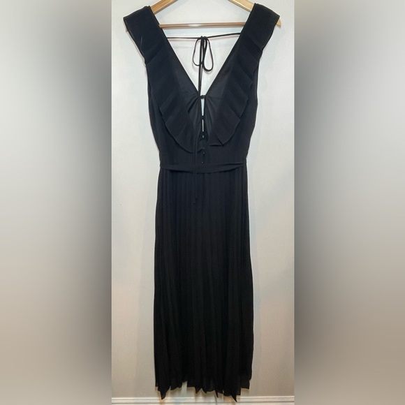 NWT Lulu’s Loved By You Black Ruffled Pleated Chiffon Maxi Dress Size Medium - Picture 7 of 16